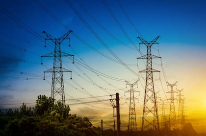 El paquete de leyes bipartidistas también tiene como objetivo estabilizar el suministro de gasolina y disminuir las emisiones de gases de efecto invernadero