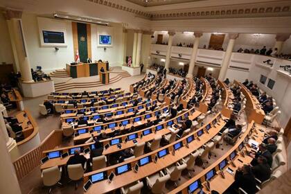 El parlamento aprobó el proyecto con la aplastante mayoría del partido oficialista Sueño Georgiano.