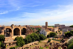 Un parque arqueológico permite caminar sobre las ruinas del antiguo imperio romano