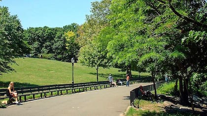 El parque Inwood Hill destaca por sus extensas áreas verdes