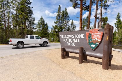 El parque Yellowstone y las zonas naturales aledañas son de los destinos más populares entre los excursionistas que visitan la zona