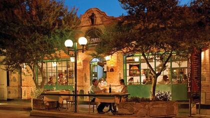 El Parral de los Ferreyra, un culto a la cocina criolla en el que no podía faltar el buen vino