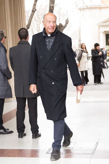 El párroco Carlos Barreiro y otros sacerdotes oficiaron un responso en la capilla del cementerio.