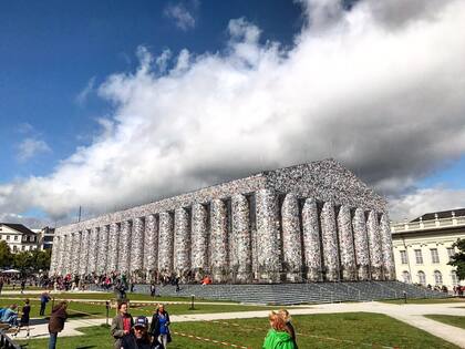 El Partenón de libros prohibidos de Marta Minujín en la Documenta de Kassel