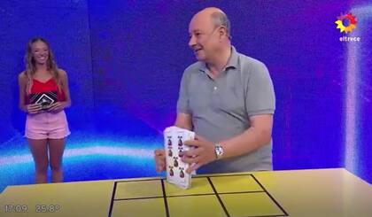 El participante se negó a jugar y le reclamó a Guido Kaczka que prefería jugar al truco (Crédito: Captura de video eltrece)