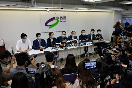 El Partido Cívico, una de las formaciones más conocidas del movimiento prodemocrático, anunció hoy que no fueron autorizados a presentarse a las elecciones de Hong Kong cuatro de sus miembros