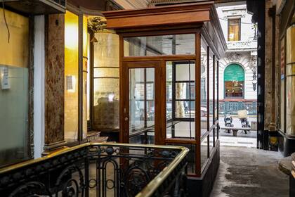 Papa Francisco: Recordando sus tardes de mate en la terraza con vista a Plaza de Mayo y la Catedral El Pasaje Roverano
