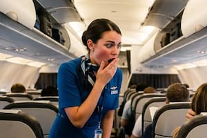 Cuáles son las conductas prohibidas a bordo de un avión y que pueden generarte un problema legal
