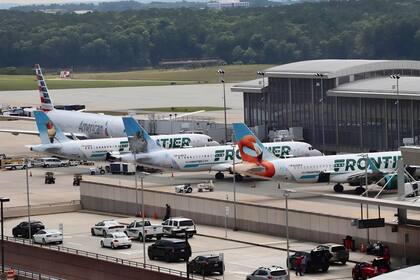 El pasajero quedó detenido y enfrentará cargos con hasta 20 años de prisión si es declarado culpable de los hechos