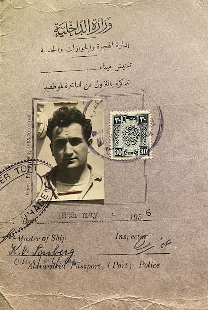 El pasaporte "apátrida" de Milán Boris Cirkovic padre de Vera