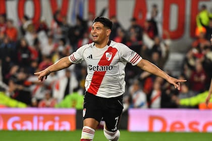 El pase de Maxi Salas de Racing a River fue uno de los temas que alimentó la rivalidad de los últimos tiempos