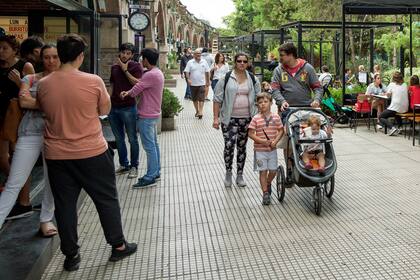 Se abrió un llamado a licitación para administrar 15 locales del Paseo de la Infanta