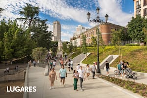 El Paseo Plaza España hace de kilómetro cero para unir varias atracciones madrileñas.