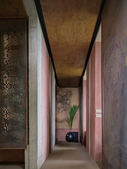 El pasillo que conduce a los dormitorios.