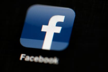 El paso a paso para borrar los chats de Facebook