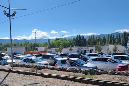 El paso Cristo Redentor, en Mendoza, con filas de autos en pleno verano de 2025