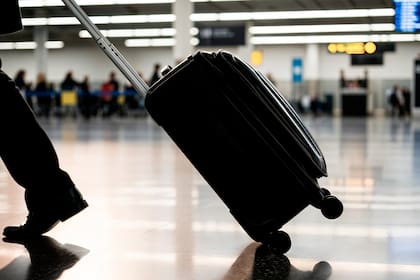 El paso por áreas comunes refuerza la necesidad de desinfección con productos aprobados