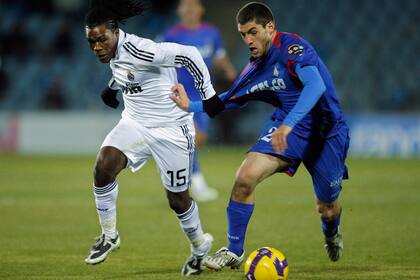 El paso por Europa lo llenó de aprendizajes; en la Liga de España y en la ex Copa UEFA se cruzó con los mejores rivales