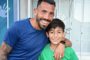 El niño pastelero Joaquín Nahuel conoció a Carlos Tévez