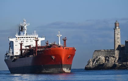 El Pastorita, un buque tanque de gas licuado de petróleo (GLP) y productos químicos que navega bajo bandera cubana, llega al puerto de La Habana