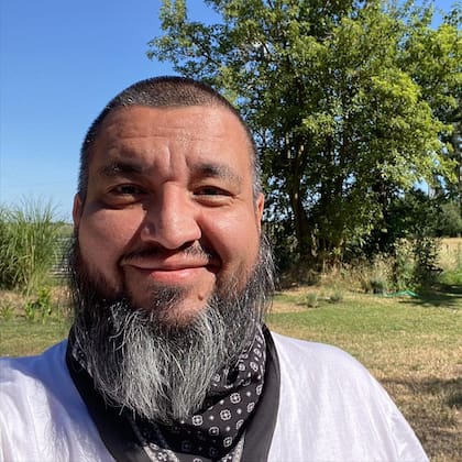 El Pater Fabián Báez, cura de Buenos Aires y líder de la iniciativa Pulenta (Foto: Instagram @paterfabian)