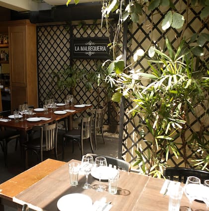 El patio de La Malbequería es un espacio ideal para festejar de a varios.
