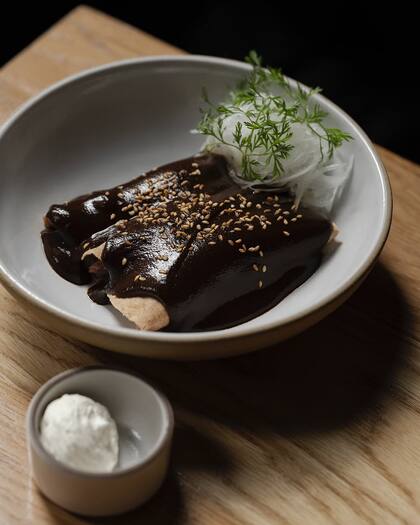 El pato forma parte integral de varios platillos en la cocina mexicana de Enrique Olvera