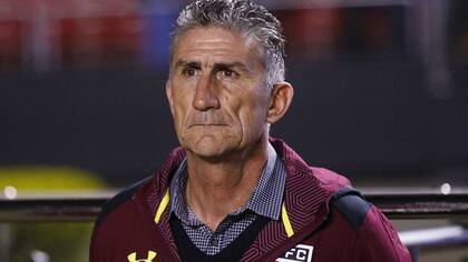 El Patón tuvo su despedida como DT de San Pablo