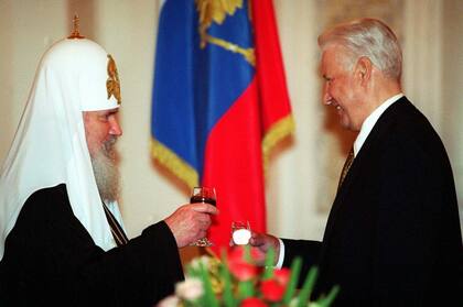 El patriarca Alexis II junto al expresidente Boris Yeltsin