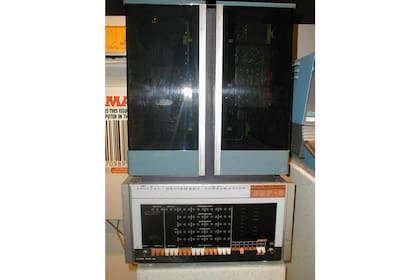 El PDP-8, el primer minicomputador, hecho por DEC