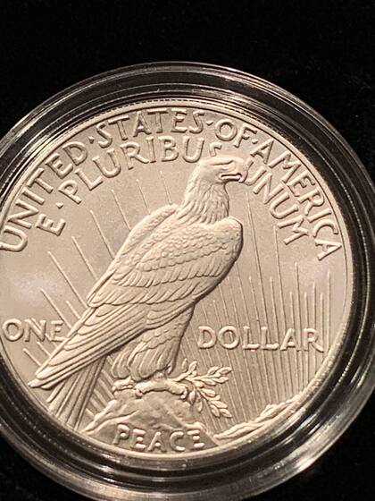 El Peace Dollar fue una de las últimas monedas de plata emitidas en gran cantidad en los Estados Unidos