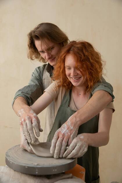 El pebbling deriva de la palabra Pebbles, que refiere a la acción de regalar o compartir algo por un sentido de cariño y amor