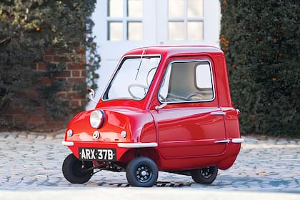 El Peel P50, fabricado por Peel Engineering Company en la Isla de Man, en el Reino Unido, en la década de 1960, es el auto más pequeño del mundo