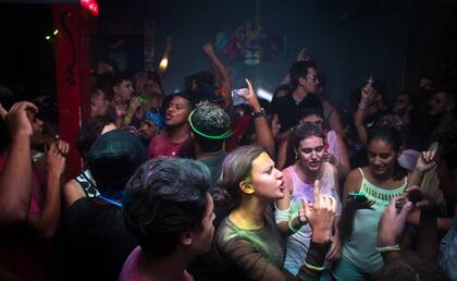El peligroso récord de las fiestas ilegales en Chile