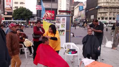 El peluquero Rubén Orlando colaboró con la causa