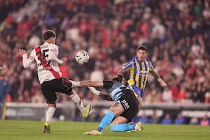 El partido de Ramírez, el árbitro mirado por todos: dos penales para River y las decisiones clave