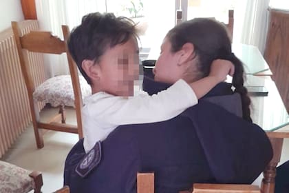 El pequeño luego de ser rescatado por la Policía de Entre Ríos