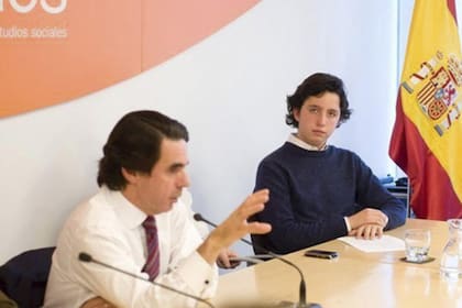 Francisco Nicolás, comenzó su vida "política" moderando una charla con el ex presidente español José María Aznar