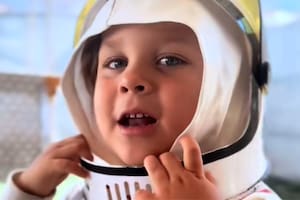 El pequeño niño que sorprende con su inteligencia y sus conocimientos (Foto: Captura TikTok @soyastromas)