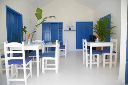 El pequeño salón interior de Mar antes de empezar el servicio del mediodía.