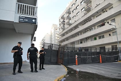 El perímetro del sector del complejo Estación Buenos Aires afectado por el derrumbe del techo de un estacionamiento subterráneo está vedado preventivamente al acceso de sus habitantes
