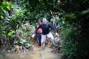 El desesperado pedido de la hermana del periodista británico desaparecido en el Amazonas