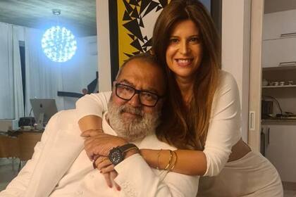 El periodista junto a su esposa, Elba Marcovecchio