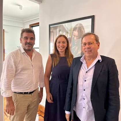 El periodista Mario Markic se reunió con María Eugenia Vidal tras unirse a Cambia Santa Cruz (Foto Twitter /@mariuvidal)