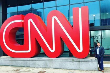 El periodista retrató su paso por las oficinas de CNN en Atlanta a través de las redes sociales