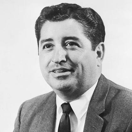 El periodista Rubén Salazar murió por el impacto de una bomba lacrimógena disparada por un policía.