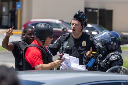 El periodista salvadoreño denunció "persecución" luego de que el ICE impugnará su libertad bajo fianza
(Arvin Temkar/Atlanta Journal-Constitution via AP)
