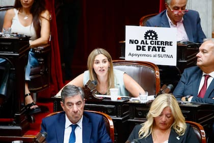 El período de sesiones ordinarias se extiende cada año desde el primero de marzo hasta el treinta de noviembre