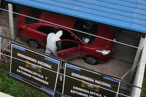 Analizan otra mancha hallada en el baúl de un auto y ponen la lupa en la Policía de Corrientes