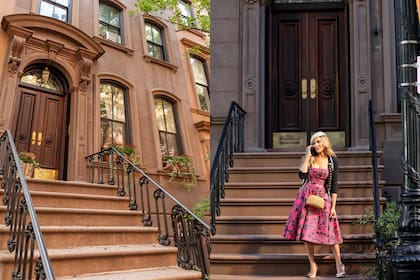 El personaje de Carrie Bradshaw, interpretado por Sarah Jessica Parker, en la puerta de su casa
